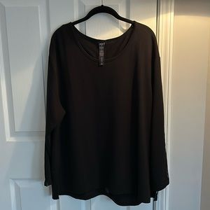 RBX 2X black top with open detail.